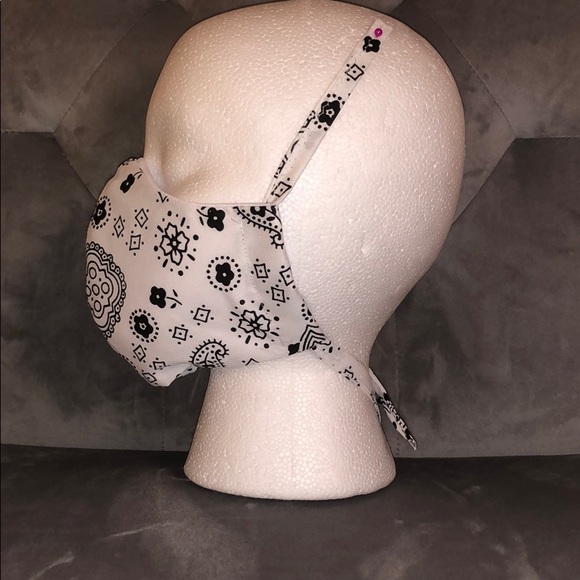 White face mask bandanna😷 - Picture 2 of 5